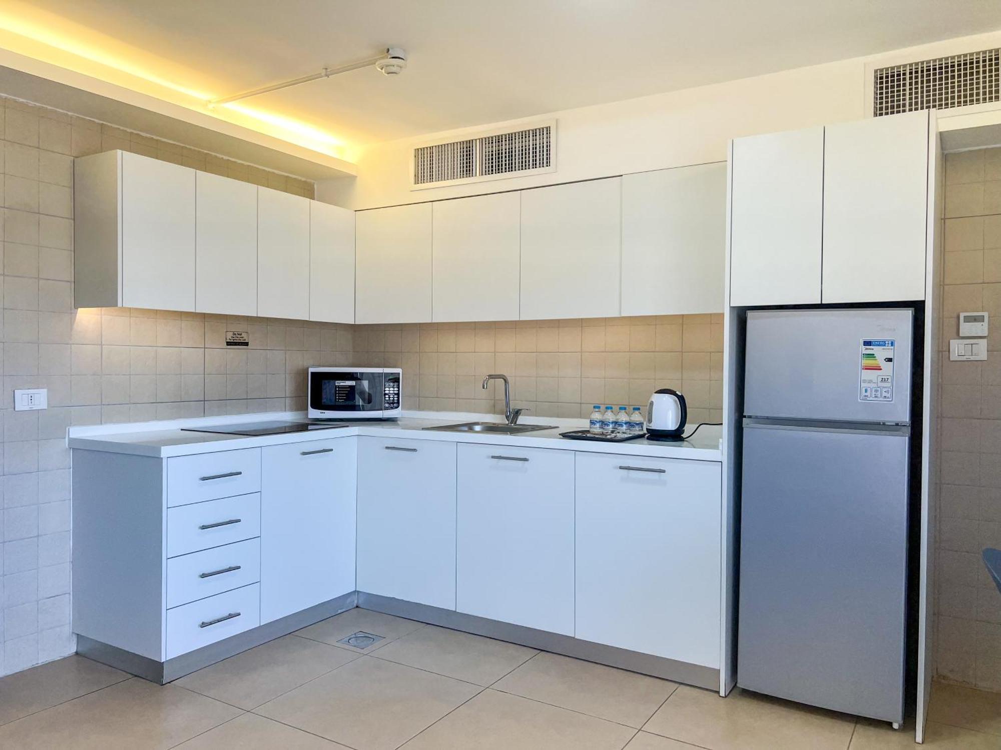 Triple A Hotel Suites Амман Екстер'єр фото
