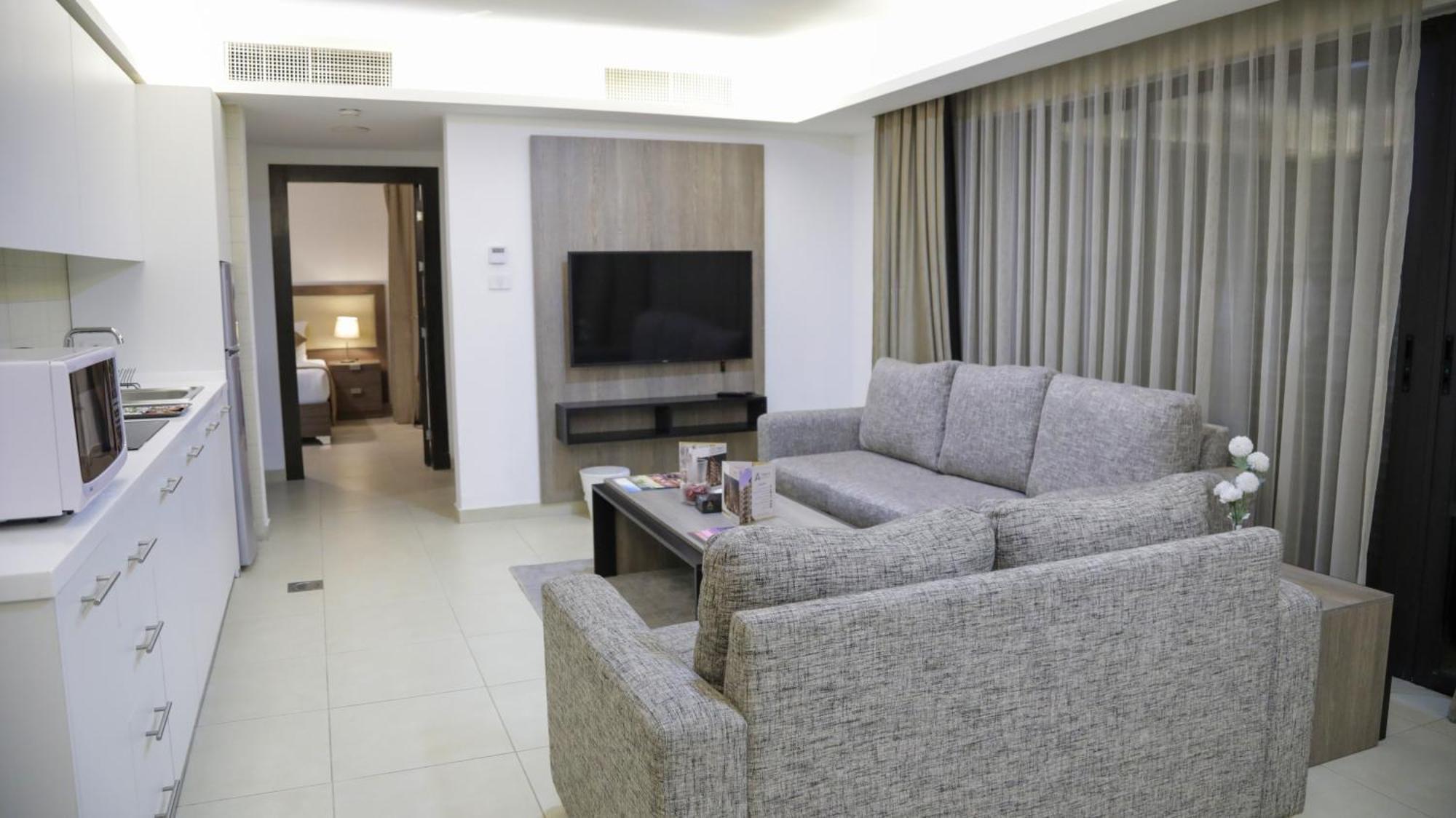 Triple A Hotel Suites Амман Екстер'єр фото